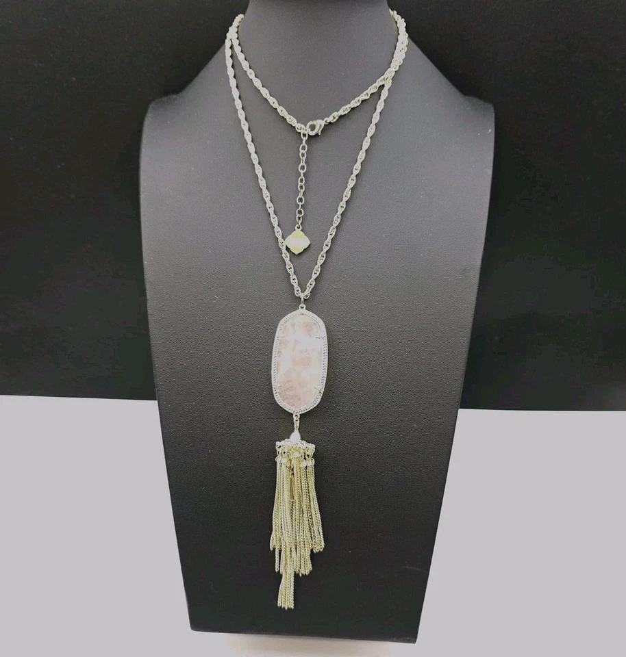 Kendra Scott Rayne 流苏项链玫瑰石英和金色长吊坠 32 英寸 Adj — 第 3/4 张图片