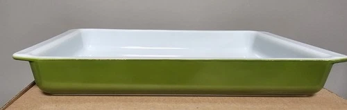 Vintage Pyrex 913 Avocado Green 9x13 Baking Dish White Interior USA 1970s