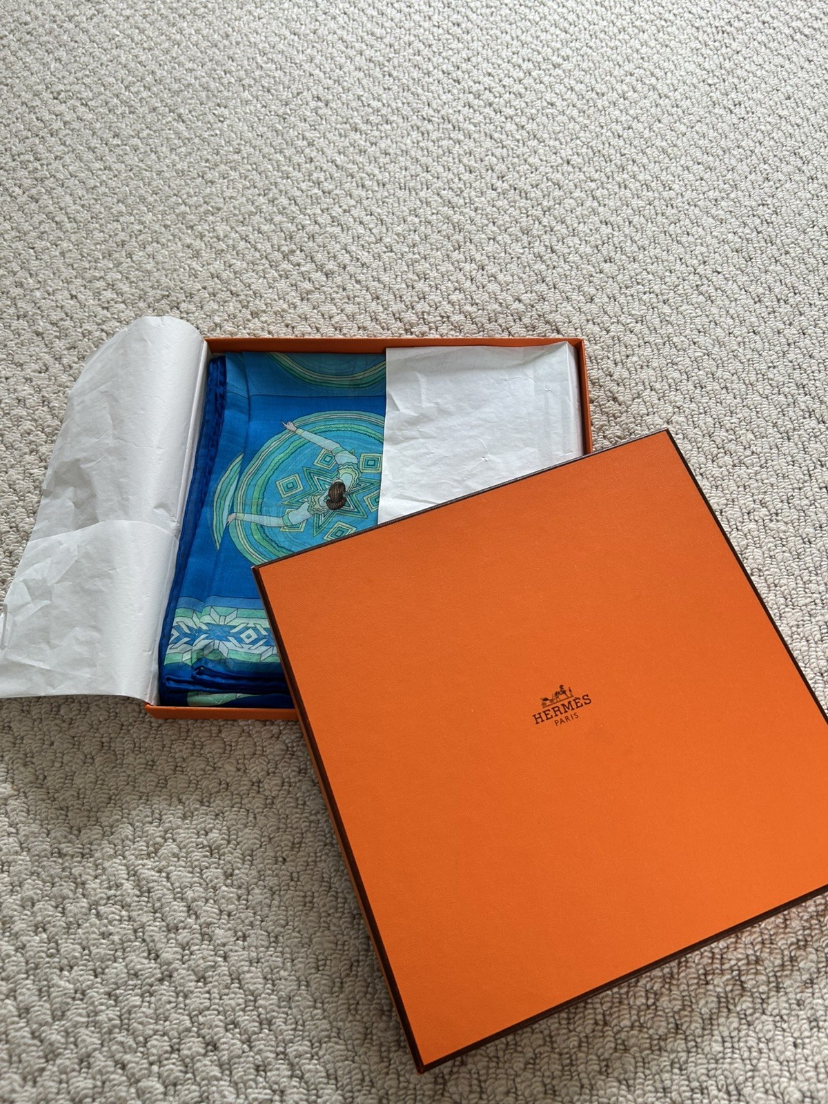 Hermes Belles du Mexique rare silk Scarf in original Box - 35" - Mint Condition image 2