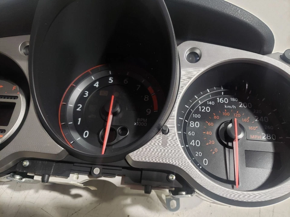 Nissan 370Z 2010 cupé automático - velocímetro cuadro de instrumentos KPH - OEM Foto 3 de 4