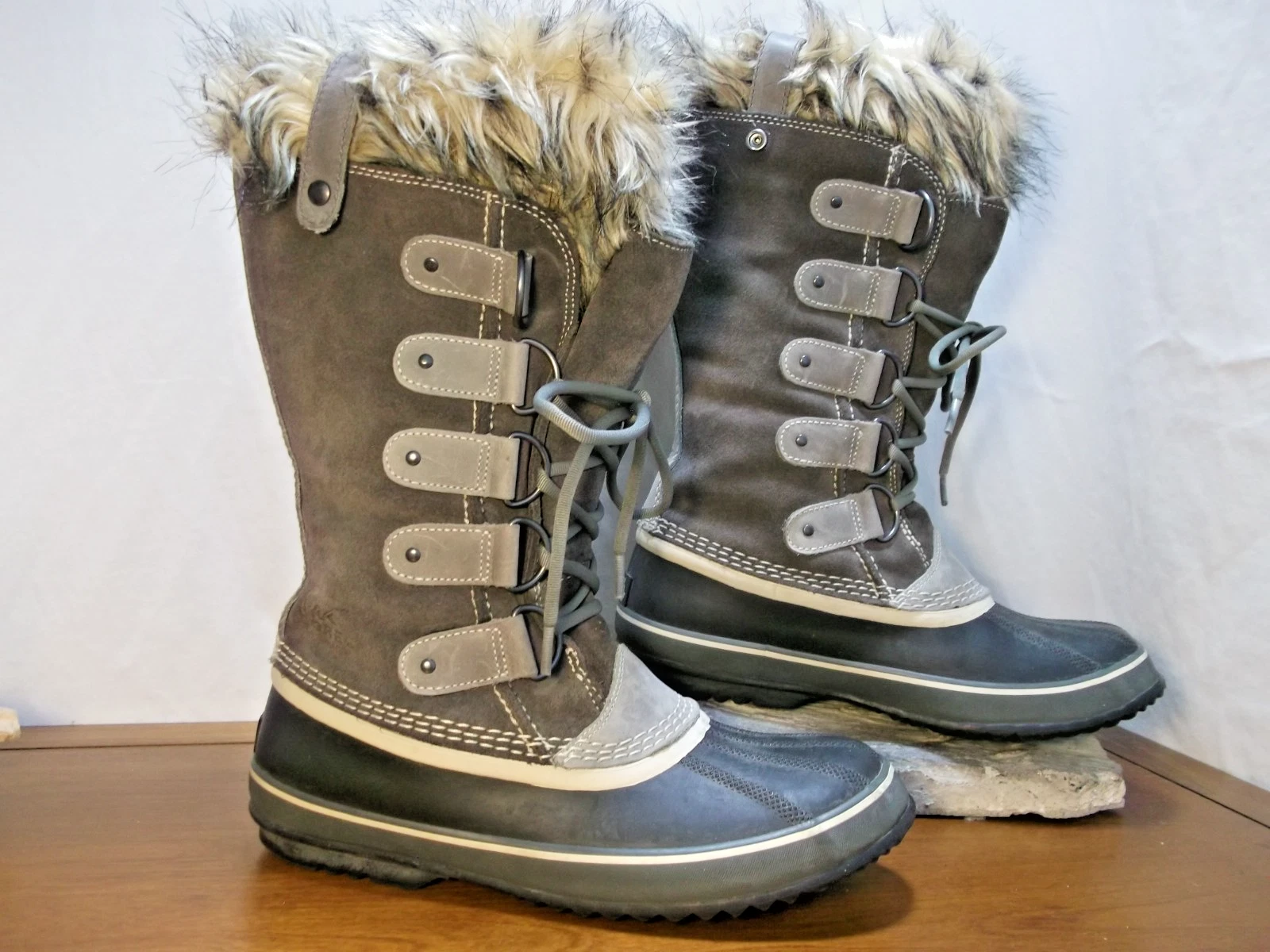 SOREL Wo's Sz. 10 B / 12in high thermal Winter Snow Survival Boots
Opens in a new window or tab