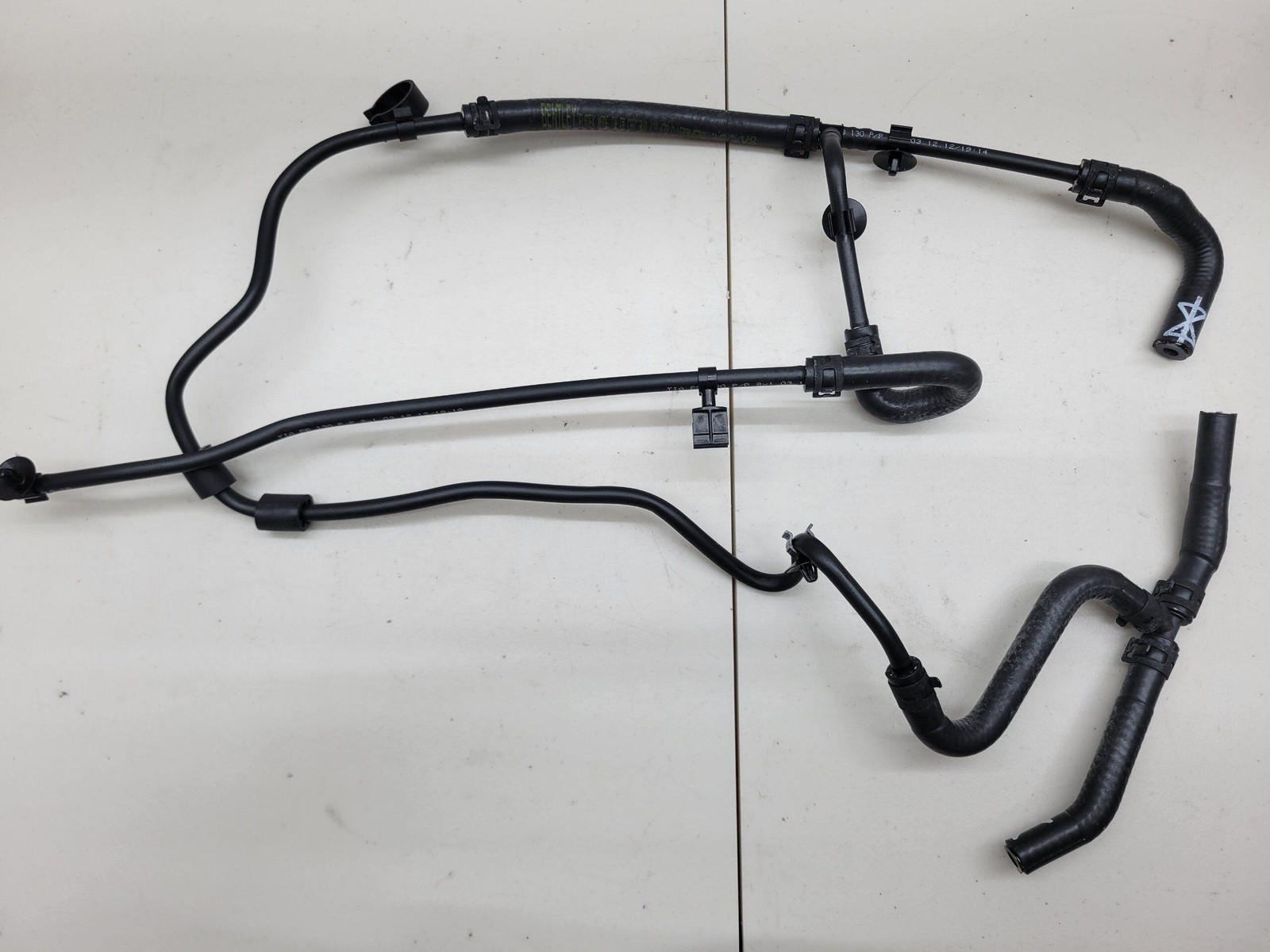 Bentley GT  2011-2018 Radiator Ventilation Duct Hose Pipe 3W0121632