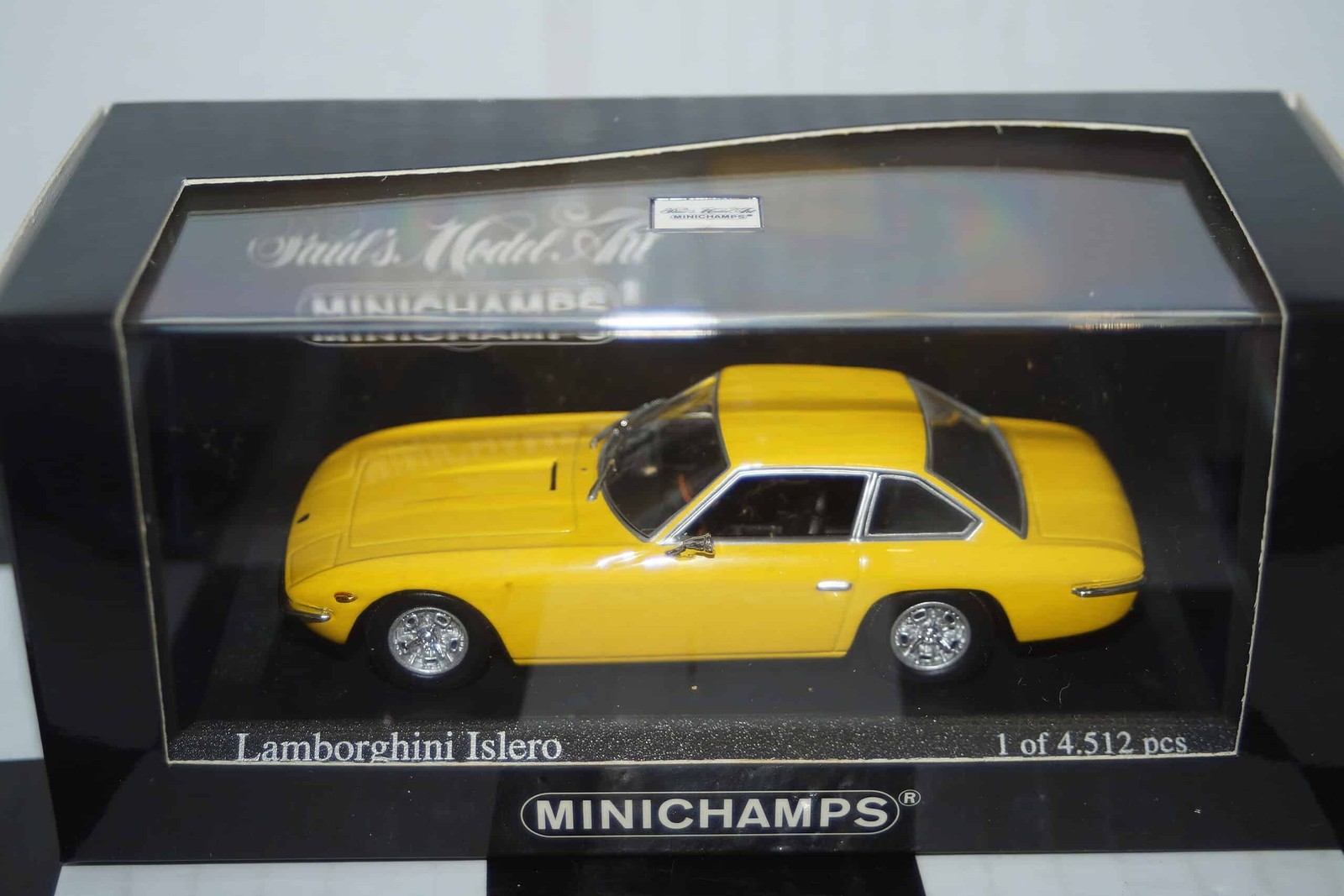 Minichamps Lamborghini Islero 1968 in yellow 1:43 400 103420