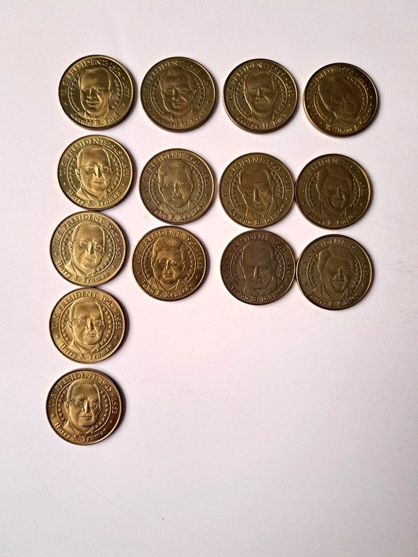 Lot of 14 - Vintage 2000 Sunoco Presidential Gold Tone Coins - some duplicates
