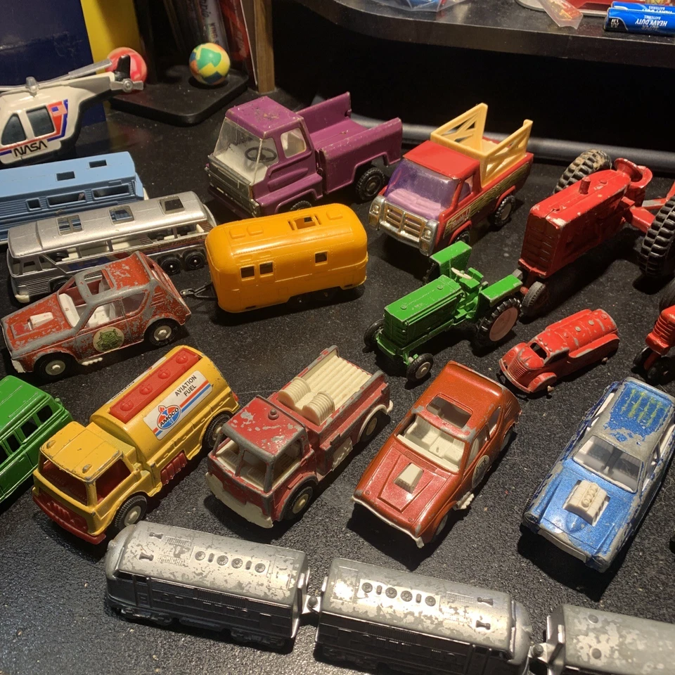 Nice VINTAGE Lot of TOOTSIE TOY Cars Trucks Tractors BUDDY L & Other Metal Toys! - Image 3 of 4