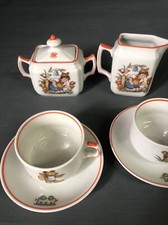 Altes eckiges Puppenstuben Service aus Porzellan