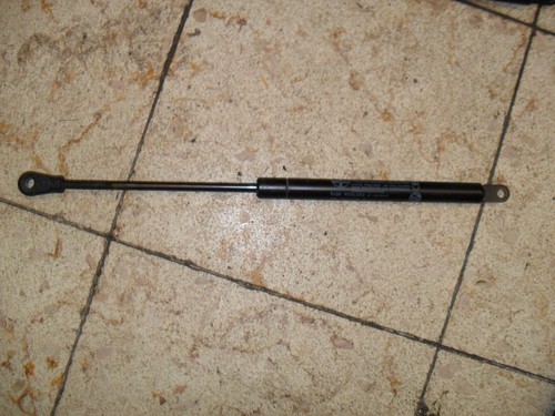 VW Golf 1 Cabrio Dämpfer für die Heckklappe