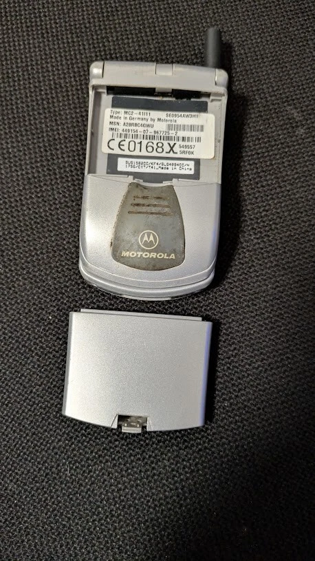 E -  MOTOROLA STARTAC  M6088  ORIGINALE  FUNZIONANTE   -  SEGNI DI USURA - Immagine 2 di 4