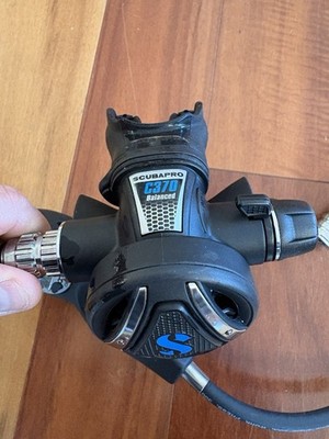 Scubapro MK11 First Stage + C370 Balanced Second Stage Regulator   Only 3 Dives!