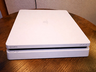 Sony PlayStation 4 Slim PS4 Heimkonsole Konsole in Weiß