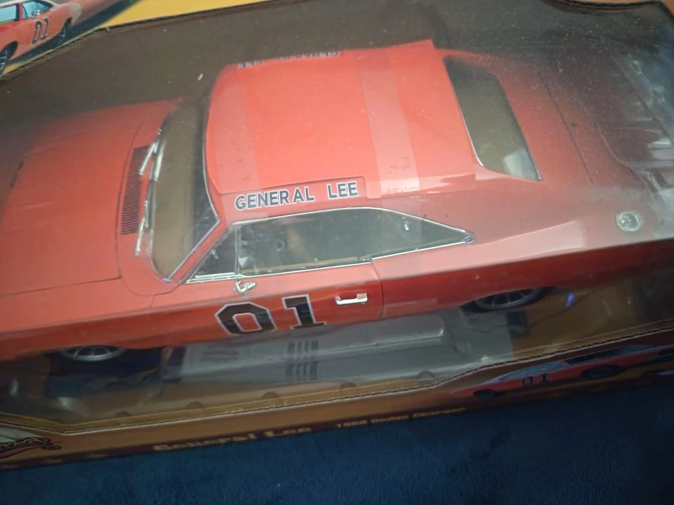 General Lee Dukes of Hazzard Dodge Charger 1/18 Modellino Auto Autoworld Nuovo - Immagine 2 di 4