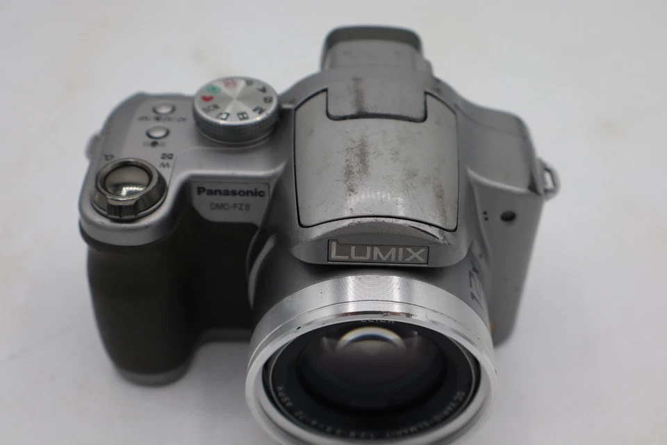Vintage Panasonic LUMIX DMC-FZ8 7.2MP Digitalkamera - Grau #1010 - Bild 2 von 4