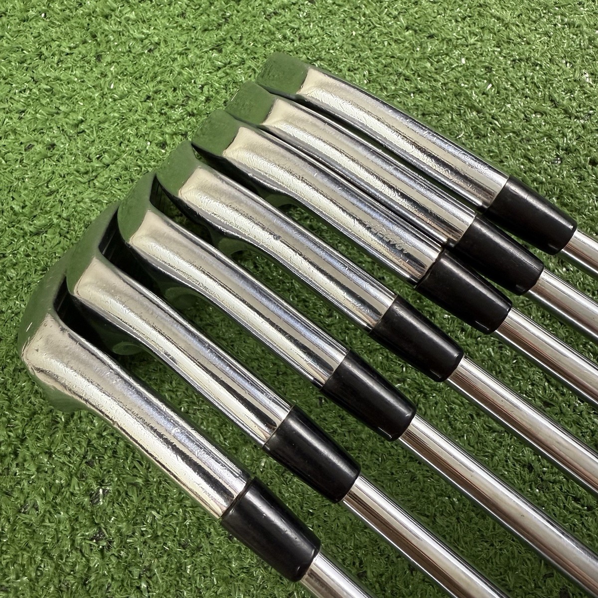 Titleist 690 MB Iron Set 4-PW True Temper Dynamic Gold S300 Stiff