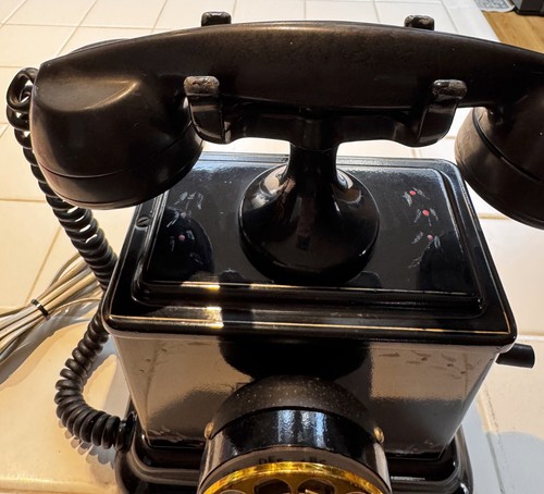 1920's Vintage Rotary Telephone with Crank Handle - Picture 3 of 11