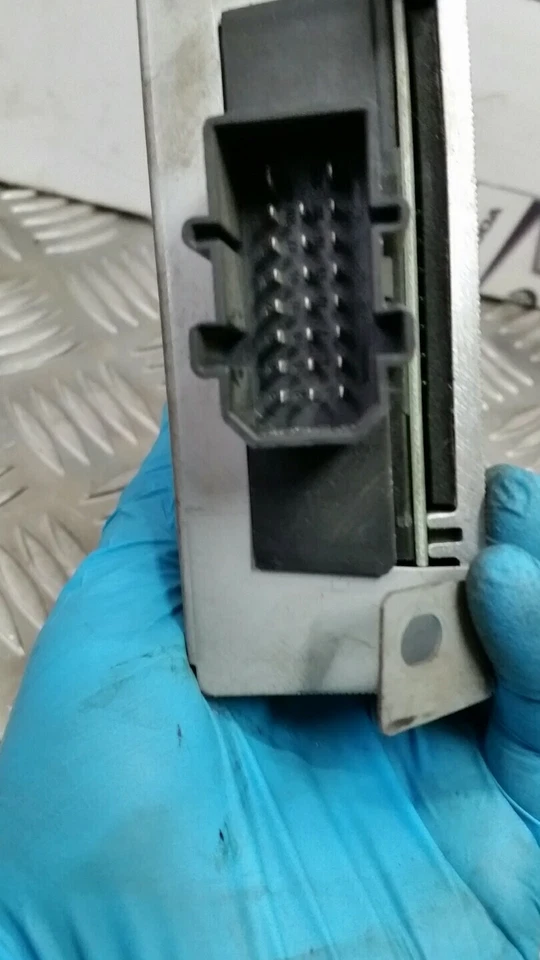 AUDI A4 B7 2006 AUDIO AMPLIFIER 8E5035223D - Image 2 of 2