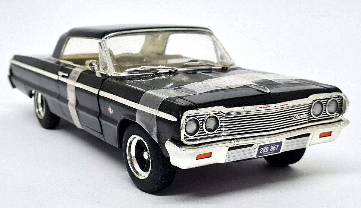 アメリカングラフィティ 1/18 ミニカーセットインパラマーキュリー