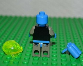 LEGO Zotaxian Insectoid Alien Minifigure Blue Head Neon Green Bubble #6905 SP021