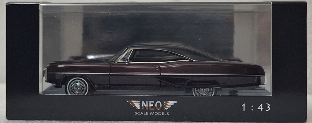 Pontiac Bonneville HT Coupe 1968 Bordeaux Met Black 1:43 Neo 45810