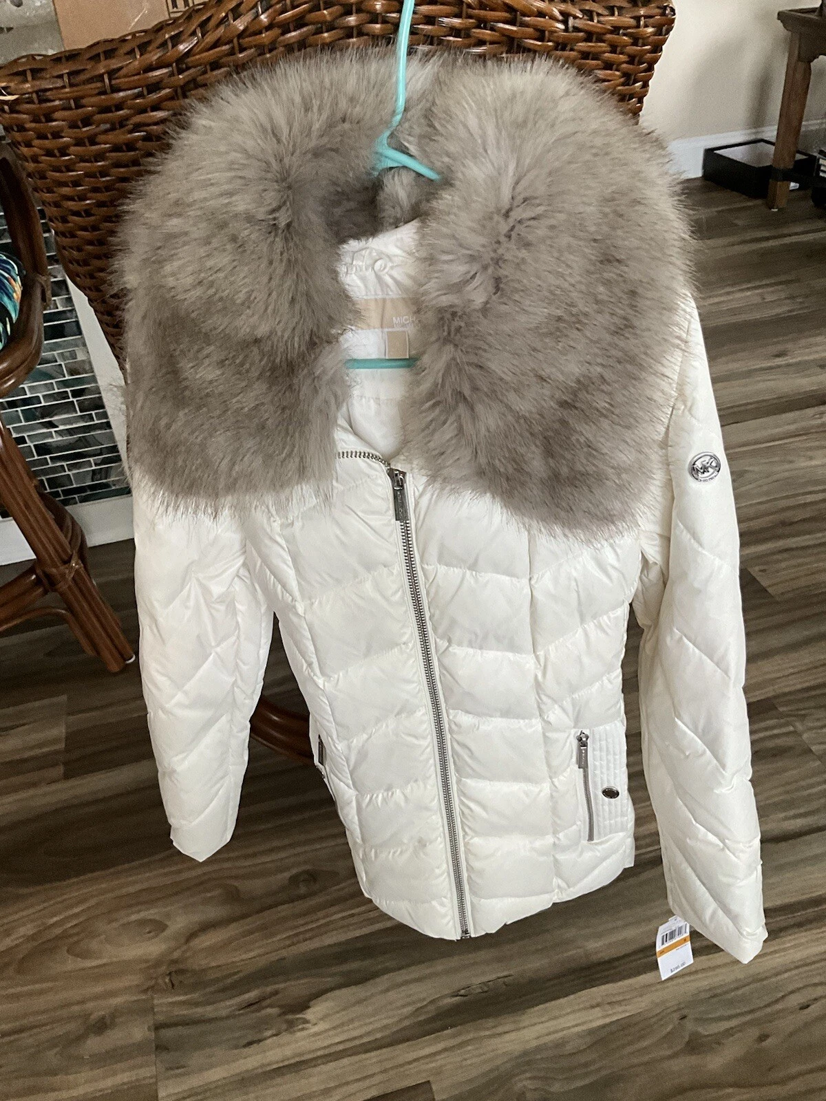 Cappotto invernale bianco Michael Kors con colletto e cintura in pelliccia sintetica taglia S con etichette