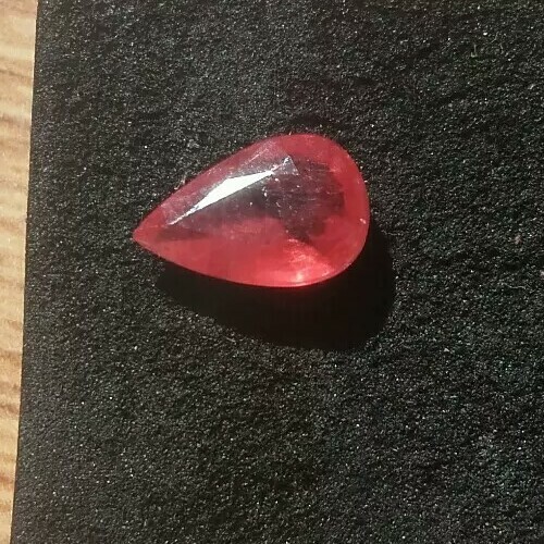 1.50 CT Zafiro Natural Rosa origen Songea Tanzania y forma Pera(ver vídeo) - Imagen 6 de 7
