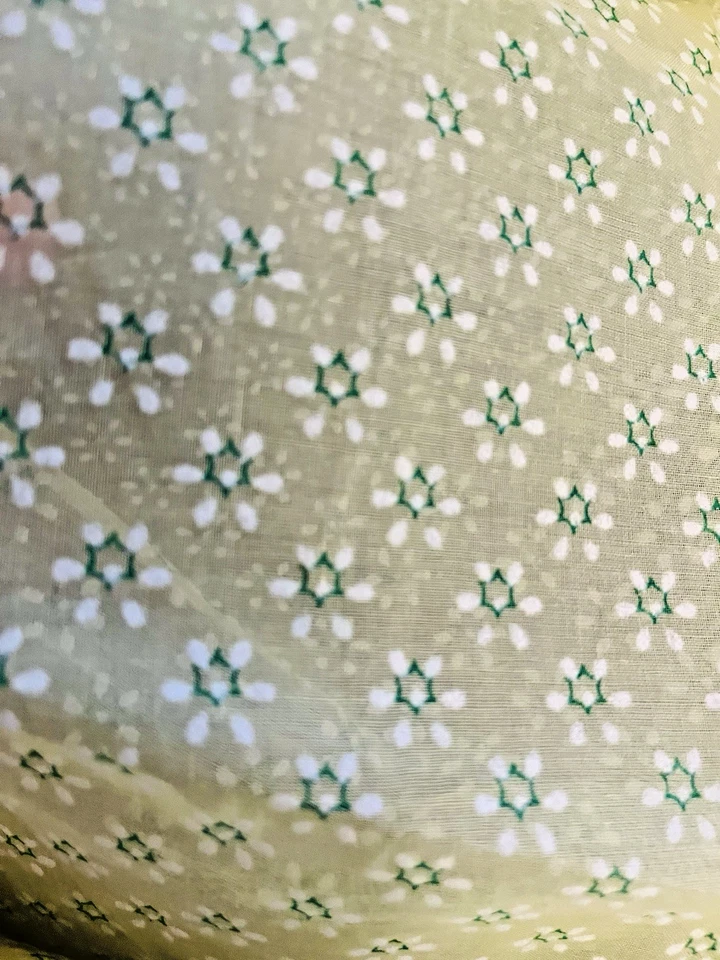 De Colección Amarillo Organdí Flocado Blanco Margarita Flocado Ligeramente Difuso Flocado 36"X18" Foto 3 de 4