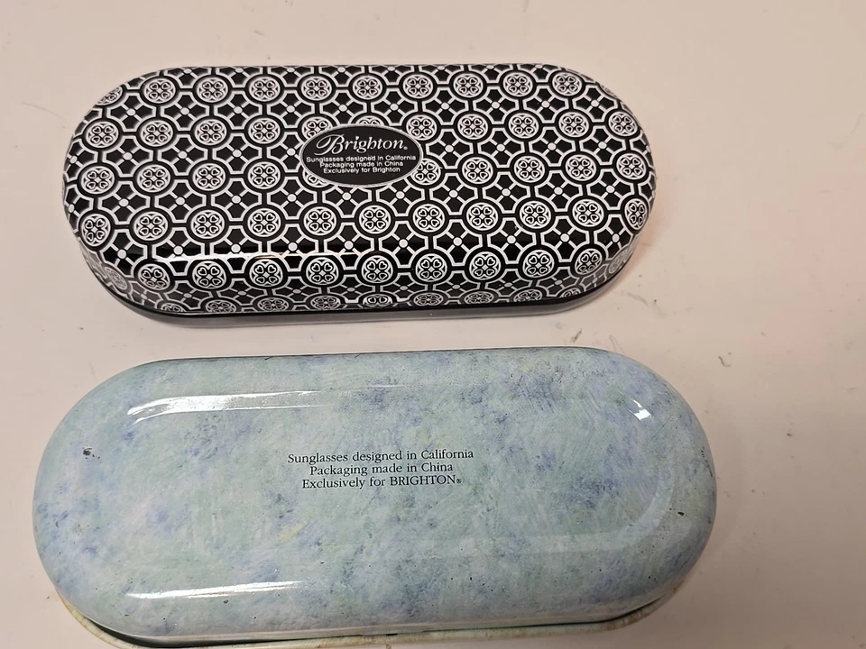 2x Estuches para gafas de sol Brighton de metal de hojalata formas florales y geométricas vintage Foto 3 de 4