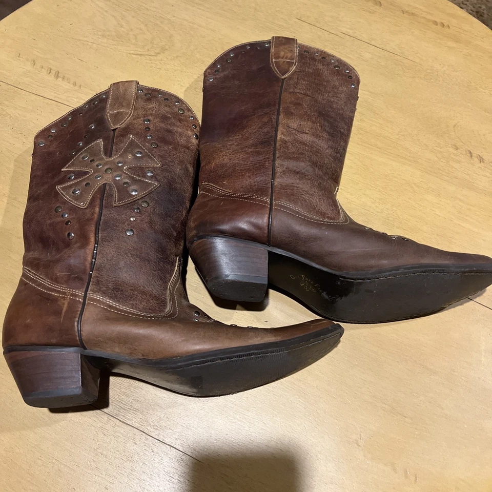 Oak Tree Farms Brown Leather Studded Mid-Calf Western Boots - Women's Sz 8.5 - Imagem 4 de 4