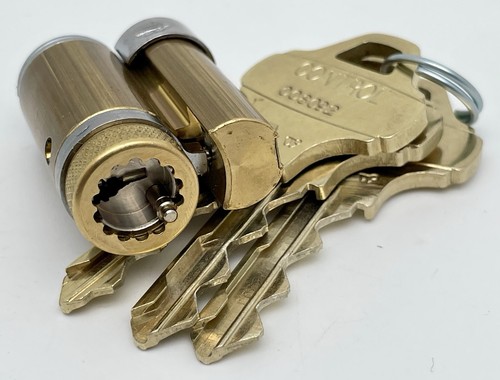 SCHLAGE Everest D145 LFIC in KS43 Padlock w/ Restricted Op+Ctl Keys; Locksport - Picture 6 of 11