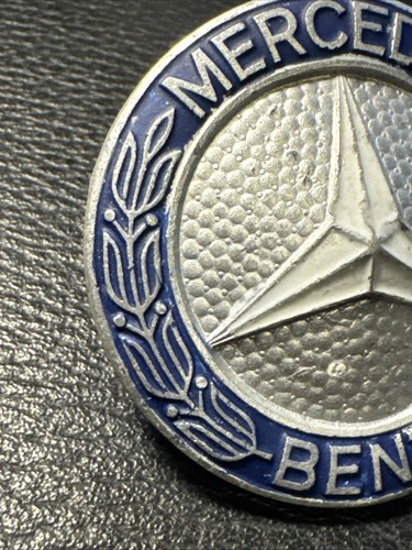 Mercedes-Benz W123 Grille Badge Emblem Vintage Genuine OEM 1238800188 - Picture 7 of 11