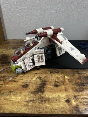 LEGO Star Wars Clone Wars Republic Gunship 75354 Recolor (Geonosis Artwork)