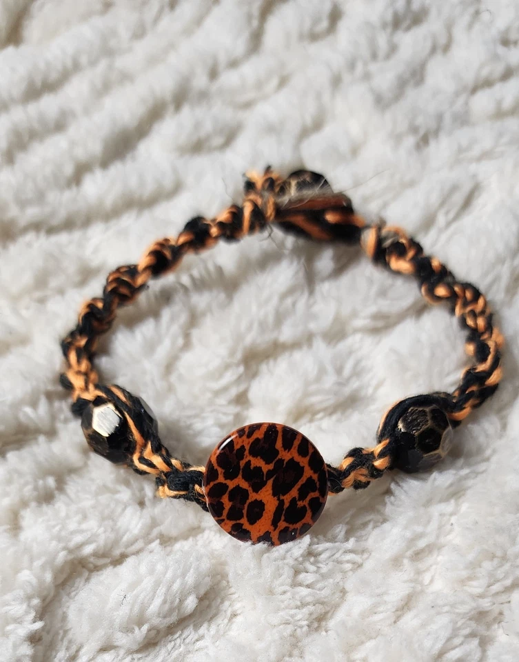  Pulsera Boho Hecha a Mano Naranja Y Negro Halloween Vibraciones Cáñamo Accesorio  Foto 2 de 4
