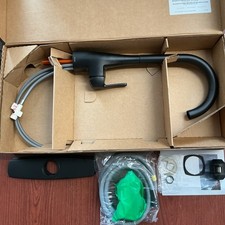 NEW Moen Kiran 87599BL 1-handle Pulldown Kitchen Faucet In Matte Black B135