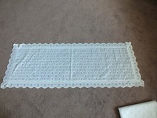 Collectible Beautiful Lace Doily Table Runner Crisp White 40 x 15" NICE