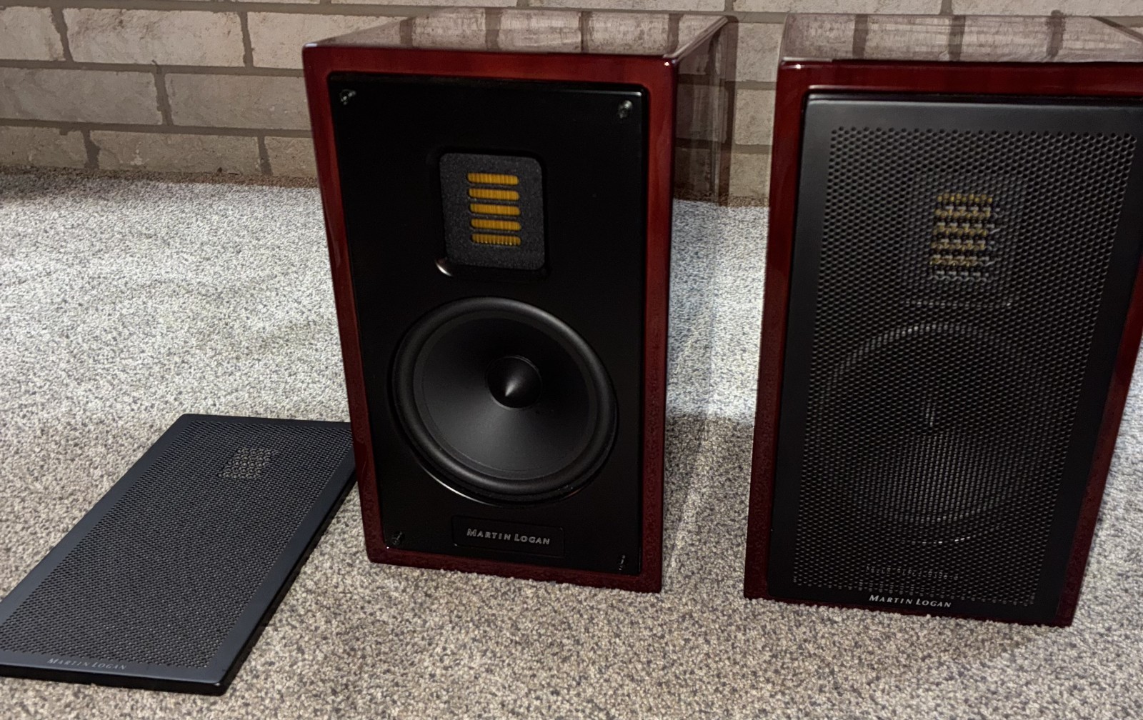 Martin Logan Motion 15 Bookshelf Speakers Gloss Black Cherrywood