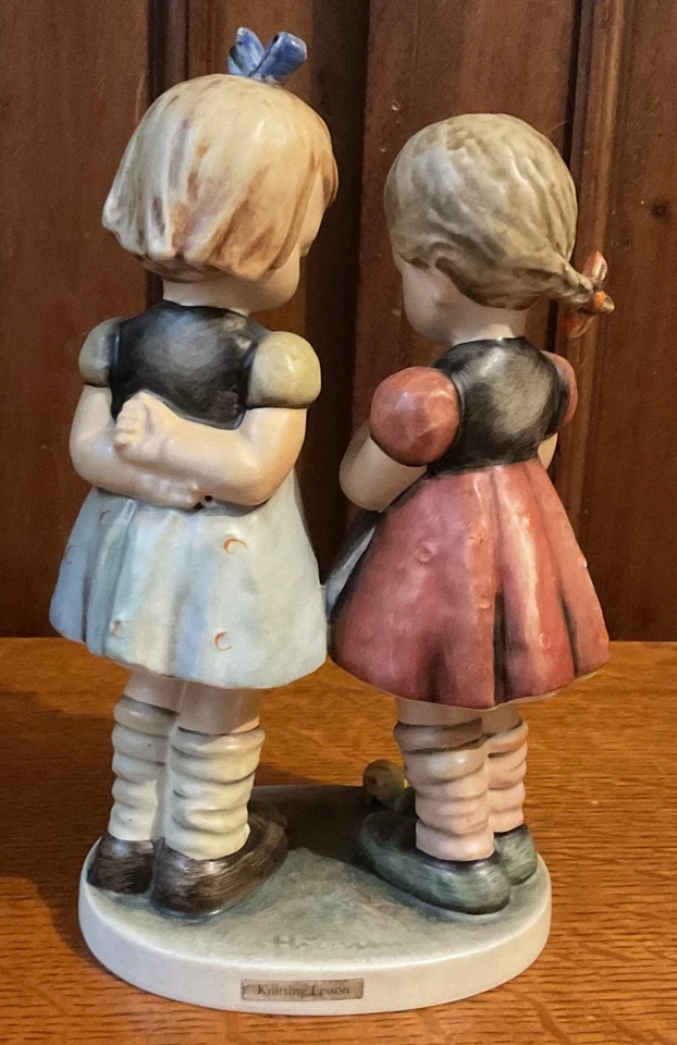 7.5" Hummel 'The Knitting Lesson' Figurine #256 TMK-4 - Image 2 of 4