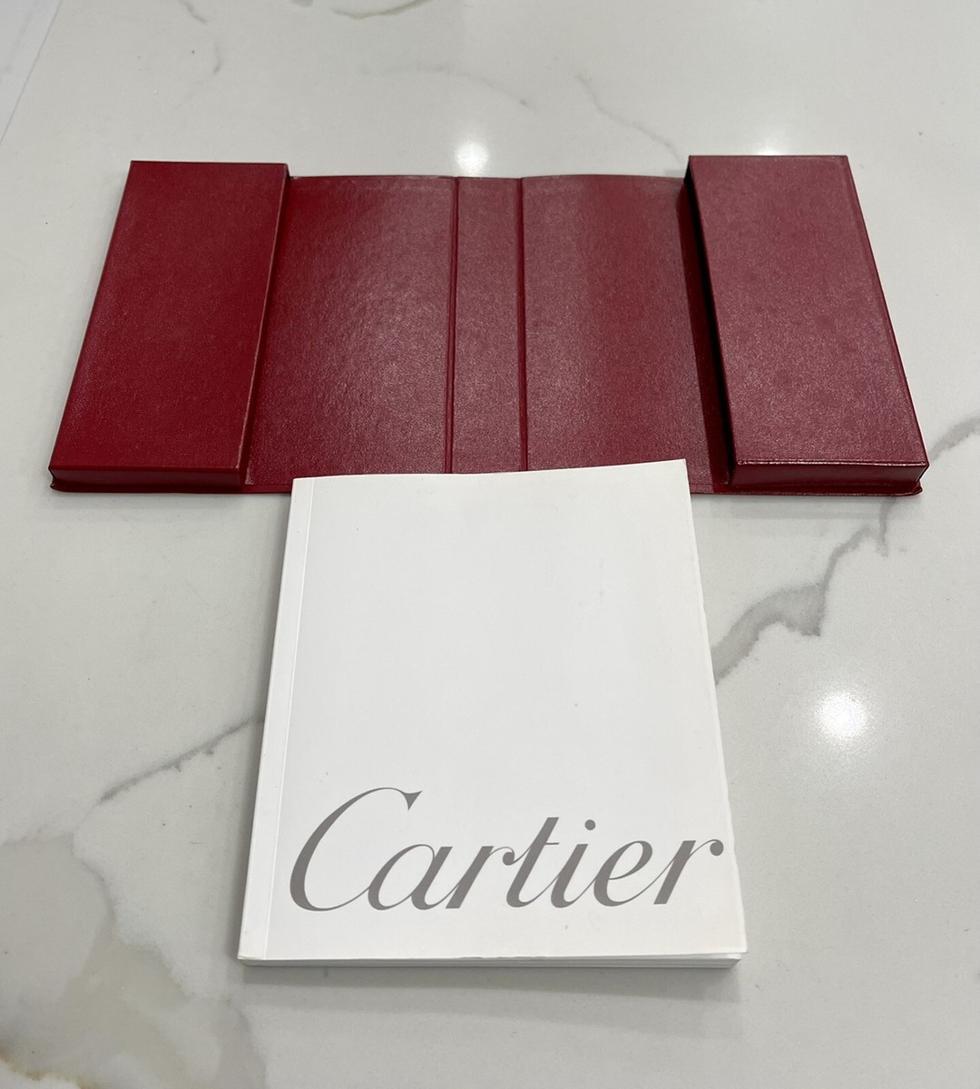 Cartier ギフトボックスと冊子 Cartier Red Gift Box w/ Gold “Cartier” & Ribbon 7