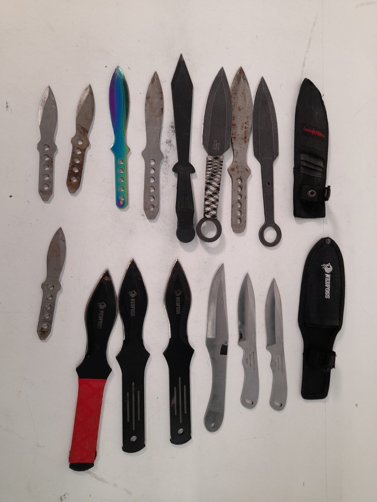 Lot Of Assorted Throwing Knives - WSA