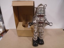WIND UP RETRO SPACE ROBOT 9" TALL WALKS GREAT CHROME TYPE FINISH