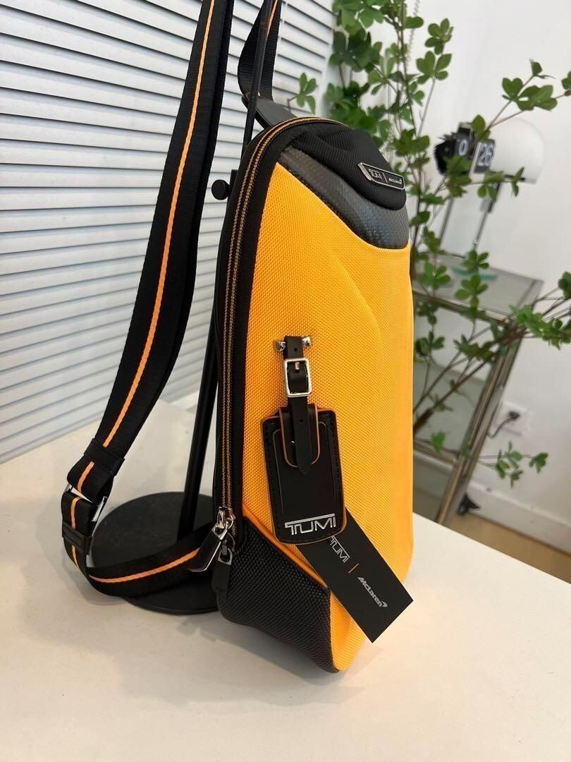 TUMI McLaren Torque Sling Body Bag carbon leather Fiber TUMI McLaren Torque Sling Body Bag carbon leather Fiber