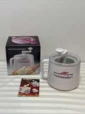 Vintage Donvier Premier White Homemade Ice Cream Maker With Hand Crank EUC Pint
