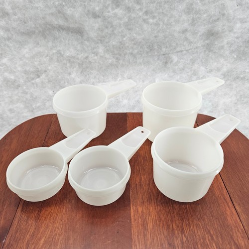 Vintage Tupperware Measuring Cups Plastic Set of 5 White Kitchen Baking Utensil - Picture 2 of 4