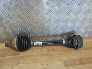 VW Golf VII 7 AU 1.6 TDI Antriebswelle Gelenkwelle vorne links 1K0407271LB