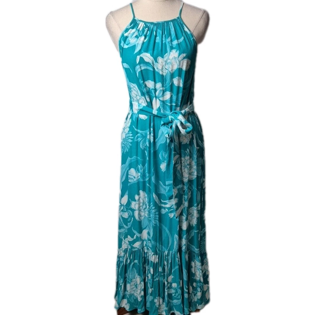 sachin and babi light blue dress 17 Chic Winter Maternity Dresses to Wear All Season