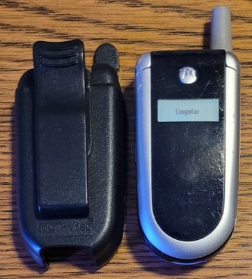 Motorola V180 - Piano Black and Silver ( Cingular ) Cellular Flip Phone -Bundled