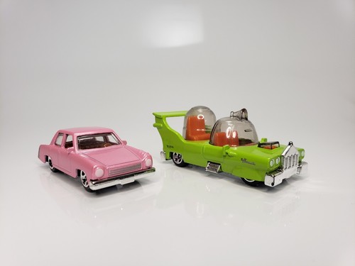 2014 Homer's Simpsons Pink Car And 2013 Concept Car Hotwheels Lot Of 2 - Picture 4 of 10