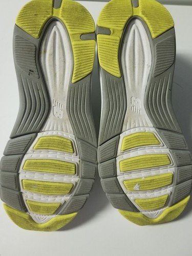 New Balance Women's size 7 REVlite Athletic Shoes Off White - Picture 4 of 9
