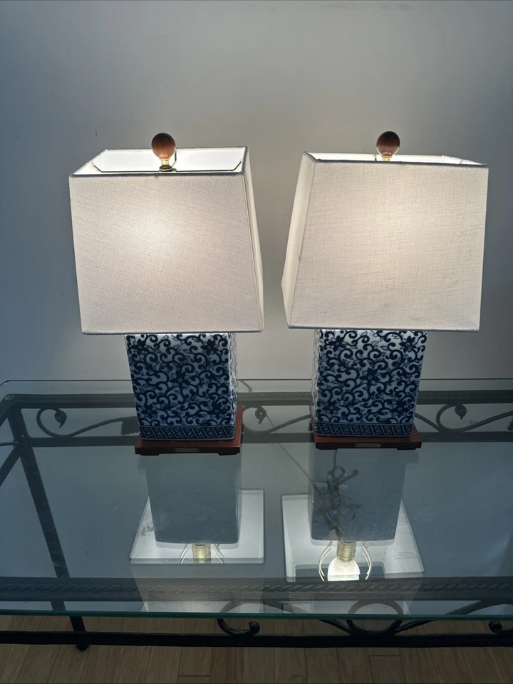 RALPH LAUREN TABLE LAMPS PORCELAIN BLUE FLORAL LOTUS PAIR SET OF 2 - Image 2 of 4