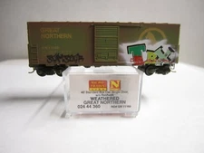MICRO TRAINS 02444360 024 44 360 GREAT NORTHERN GN 40' BOX WEATHERED GRAFFITI N