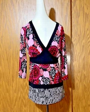 AB STUDIO Tunic Top Shirt Blouse Size Small V-Neck "Silky" Feeling $44 USA NWT
