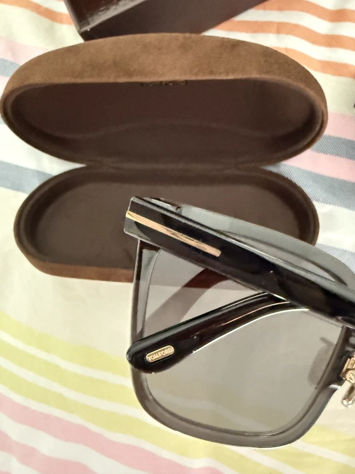 Classic Black Tom Ford Sunglasses - image 4 of 4